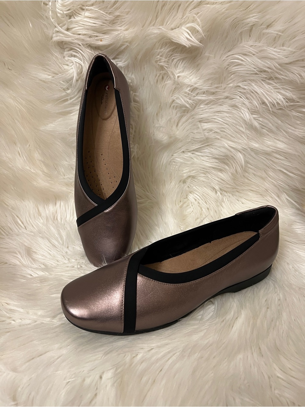 Clarks Unstructured Women's Metallic Brown Slip-On Flats Black Trim Size 11